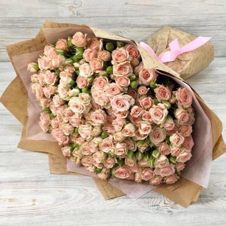 Букет из 39 веточек кустовых роз
