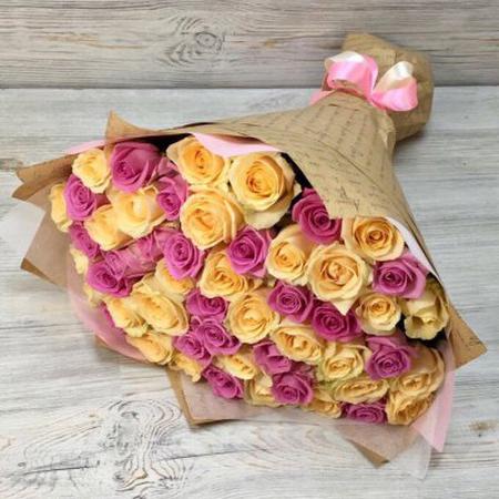 Букет из 51 крем-розовой розы (50 см)