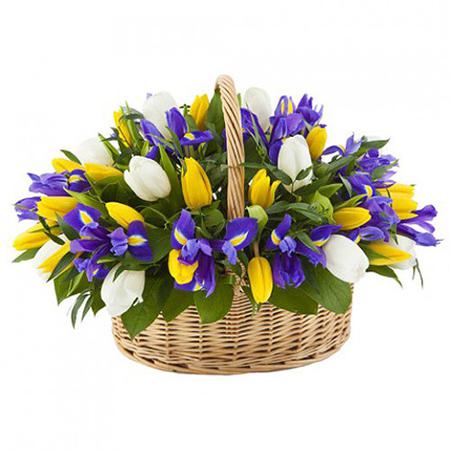 Букет из ирисов и тюльпанов «Весенний ветерок»